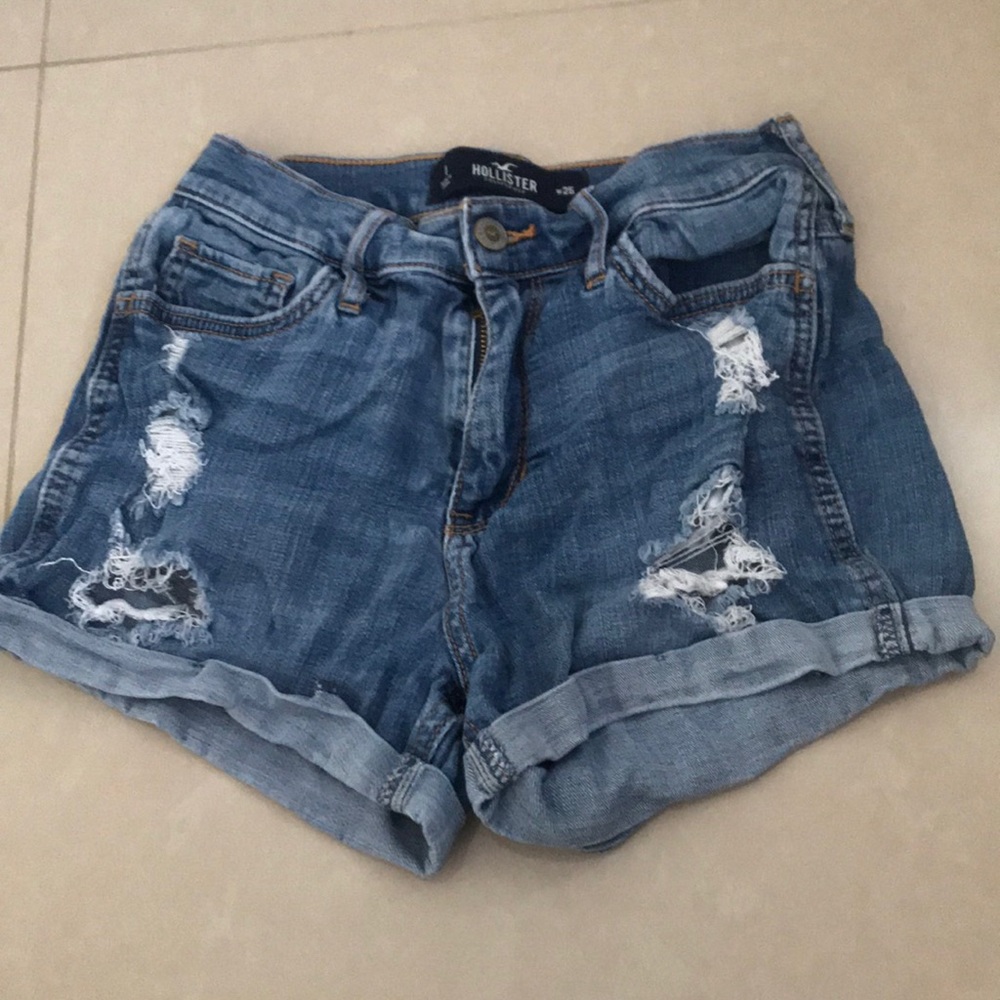 Hollister advance strecth high rise ripped shorts